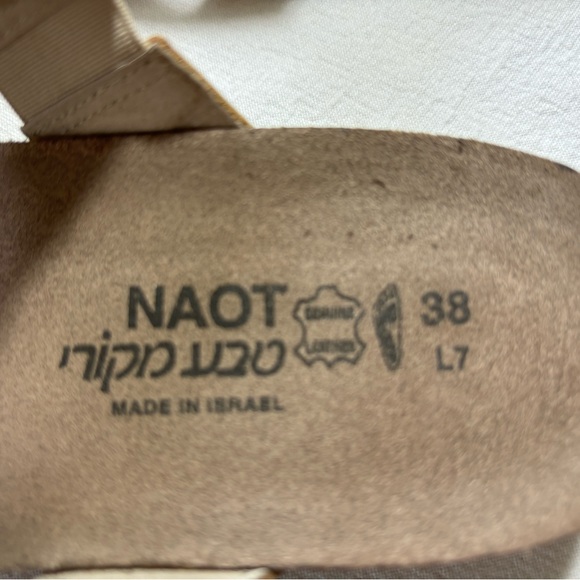 NAOT  Sandles beige with silver sparkles size 38 (7.5) - Picture 8 of 8